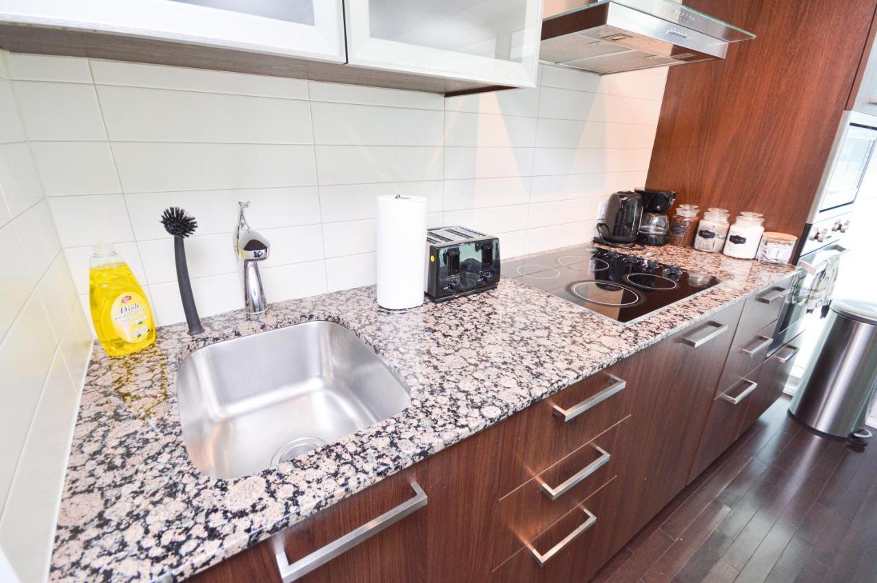 Downtown Toronto Condo Near Cn Tower, Mtcc, Rogers Center , Union Station ภายนอก รูปภาพ