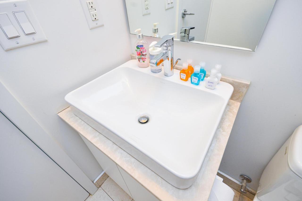 Downtown Toronto Condo Near Cn Tower, Mtcc, Rogers Center , Union Station ภายนอก รูปภาพ