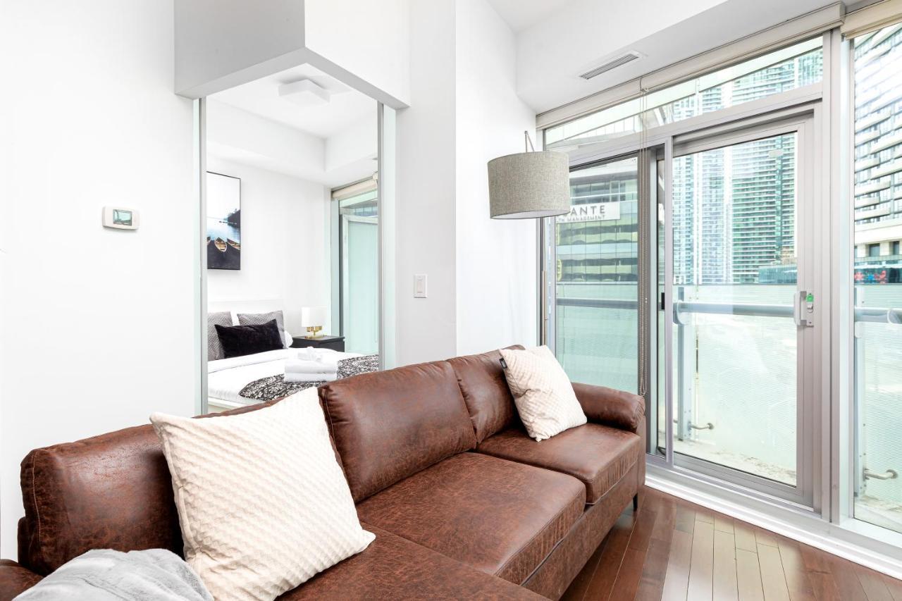 Downtown Toronto Condo Near Cn Tower, Mtcc, Rogers Center , Union Station ภายนอก รูปภาพ